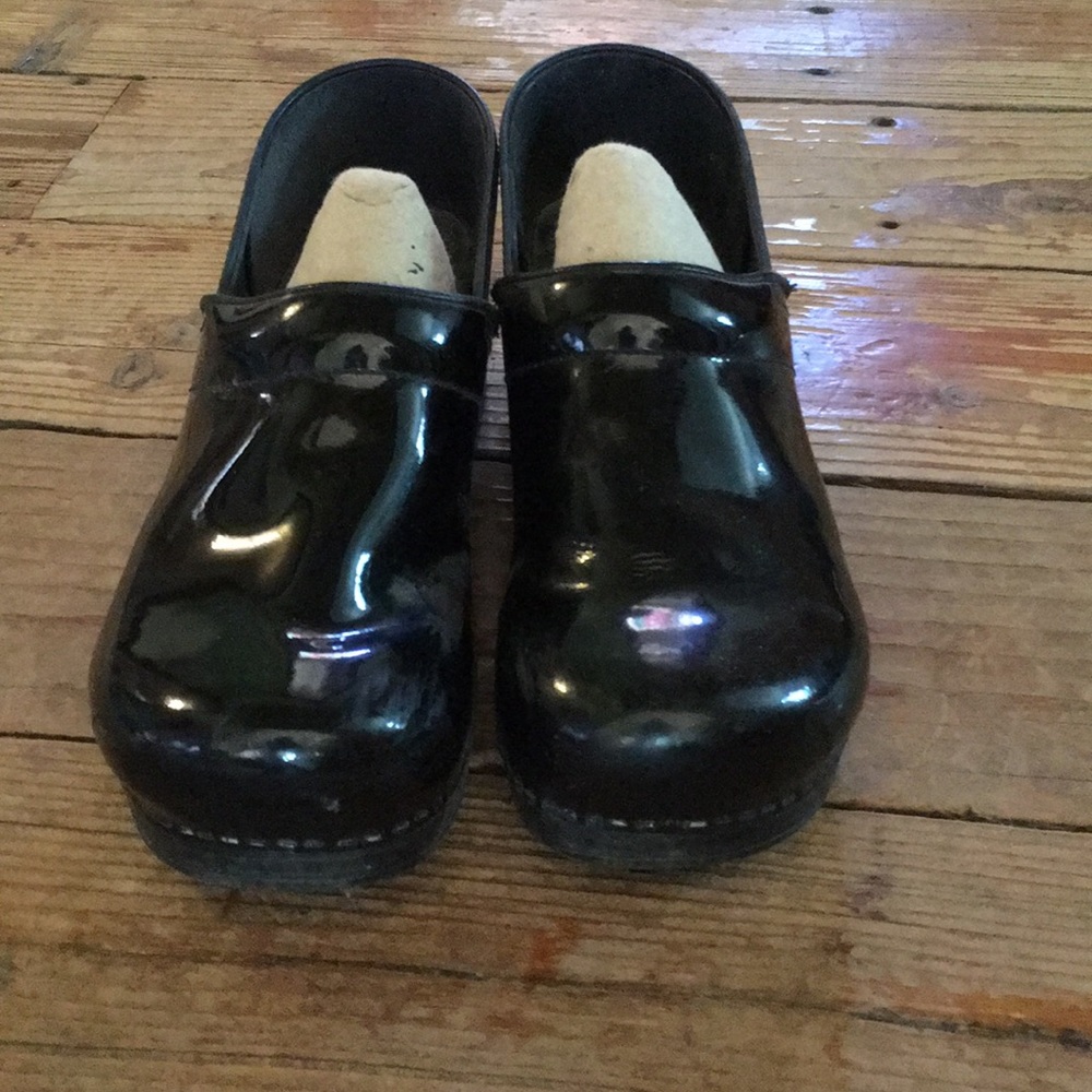 Danskos Professional 11 N Black Patent Clog NWOB